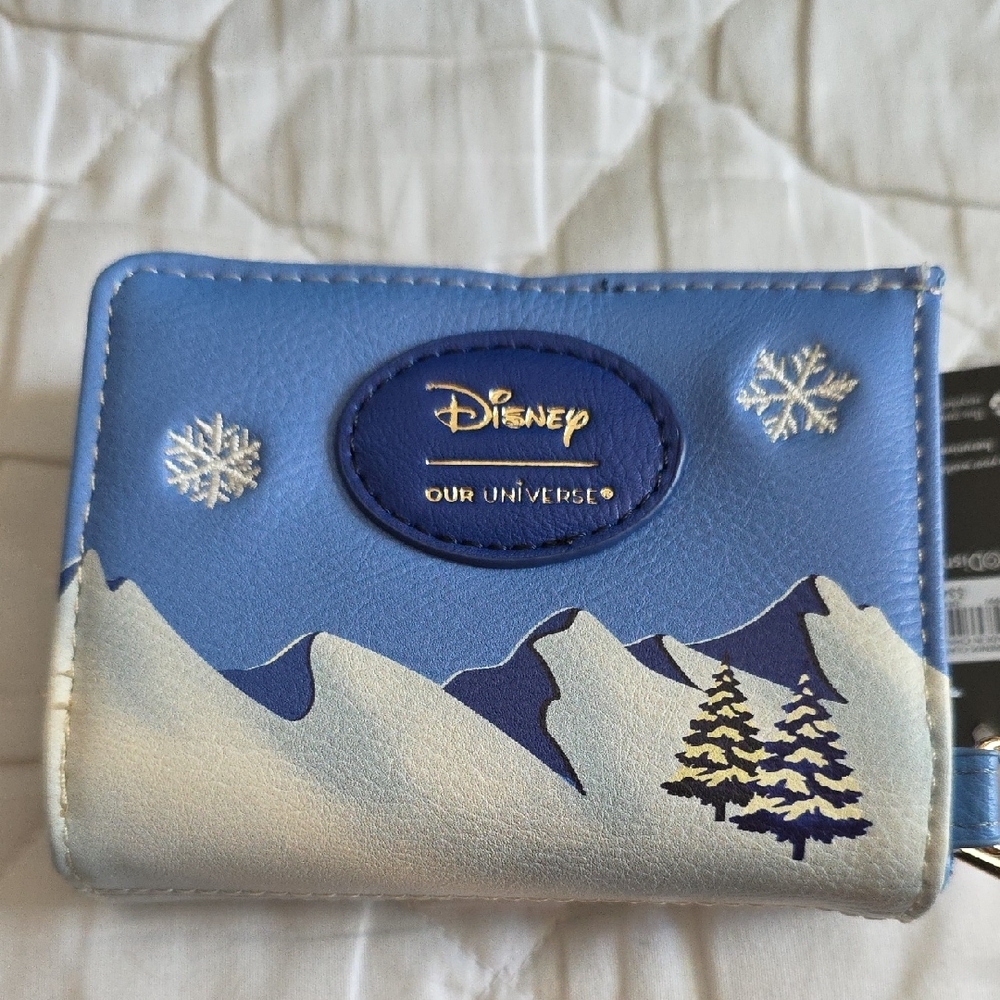 Disney Winter Wonderland Tote With Matching Wallet And Clutch - Picture 14 of 17